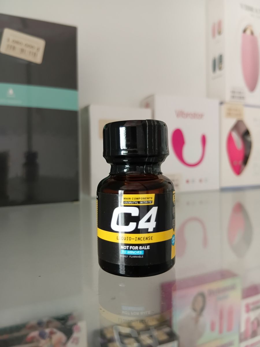 Poppers C4 Liquid Incense Vàng 10ml – Chai Hít Tăng Khoái Cảm Poppers C4 Dành Cho Top Và Bot Tại Bao Cao Su Bạc Liêu